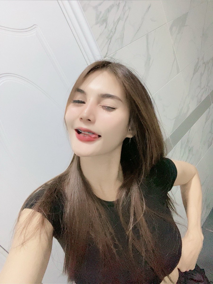 suda152328's tweet photo. โสดล่ะเนาะ🩶🦋 #คําคมความรู้สึก  #คำคมเหงา #คำคมเด็ด #คำคมโสด #ปอยเปต #อรัญประเทศ  🍂🤍🍻 https://t.co/pmmuKBmHv1
