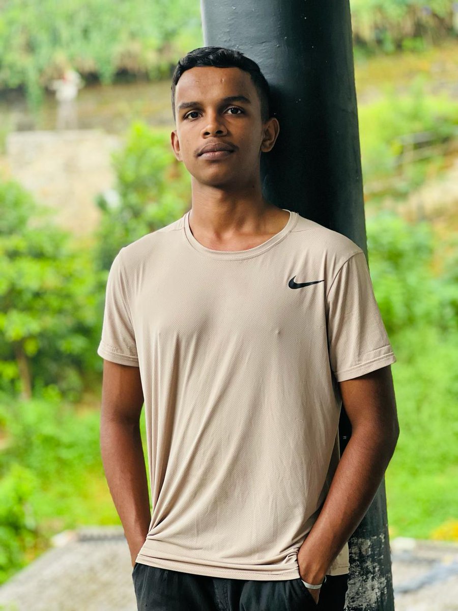 itz_abilashrio_'s tweet image. 𒆜𝙉𝙄𝙆𝙀 ✔️𒆜

#iphone13maxpro #photographylifeychallenge #relaxed