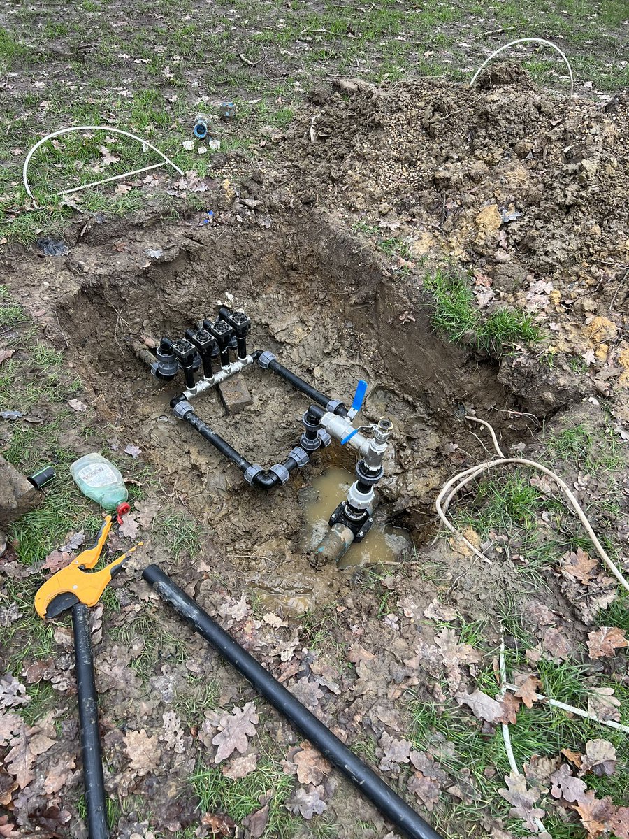 Andre Holt tweet media