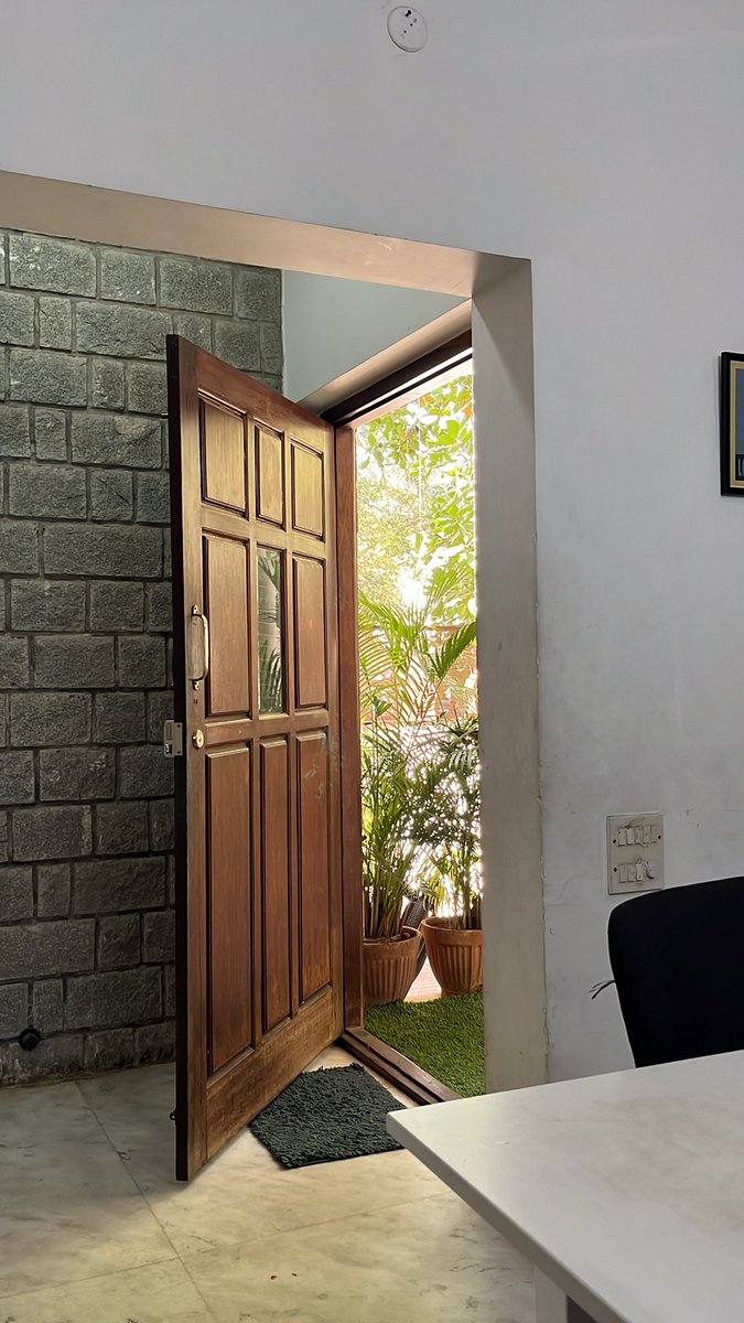 nishitmangal's tweet photo. Okay so I don’t know why and what it means but clearly this is not Norman Door https://t.co/PfgM3yU6Oq