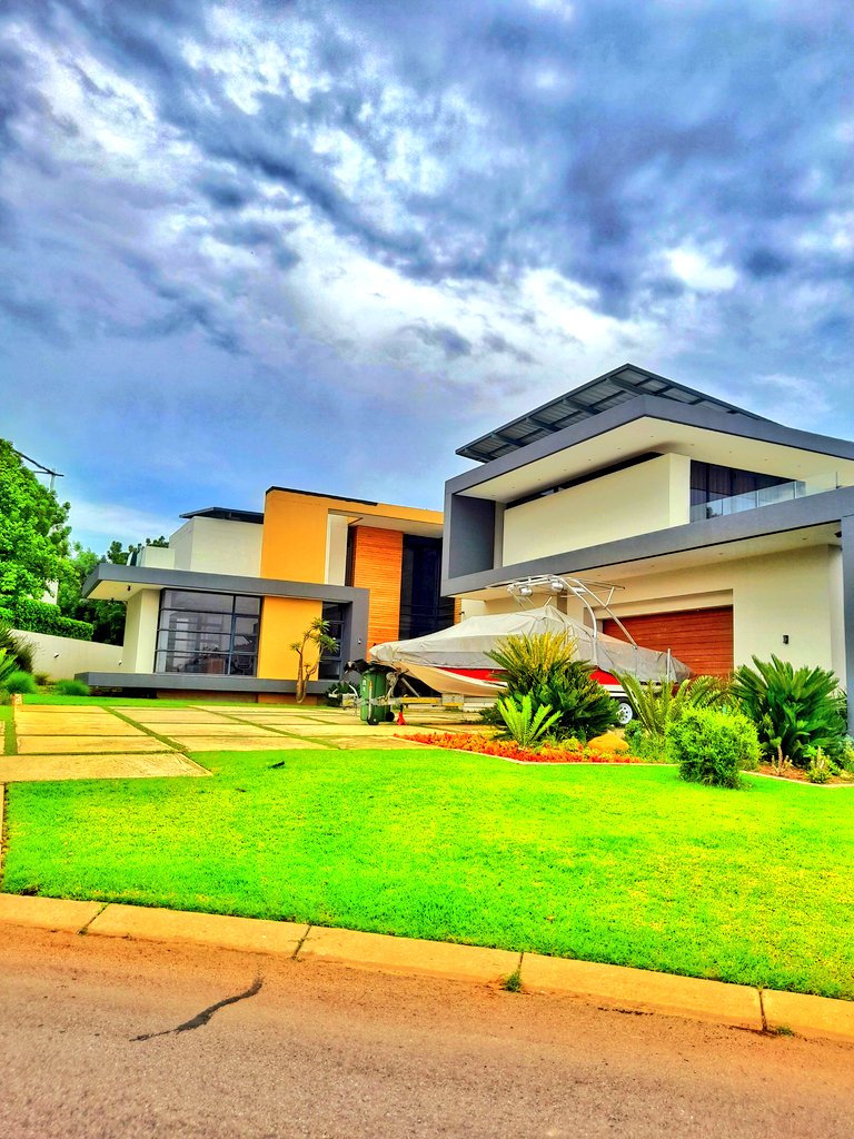 _Pasane's tweet image. Some of the refreshing designs in this estate makes the long drive to site worth my while 🏡 🏡