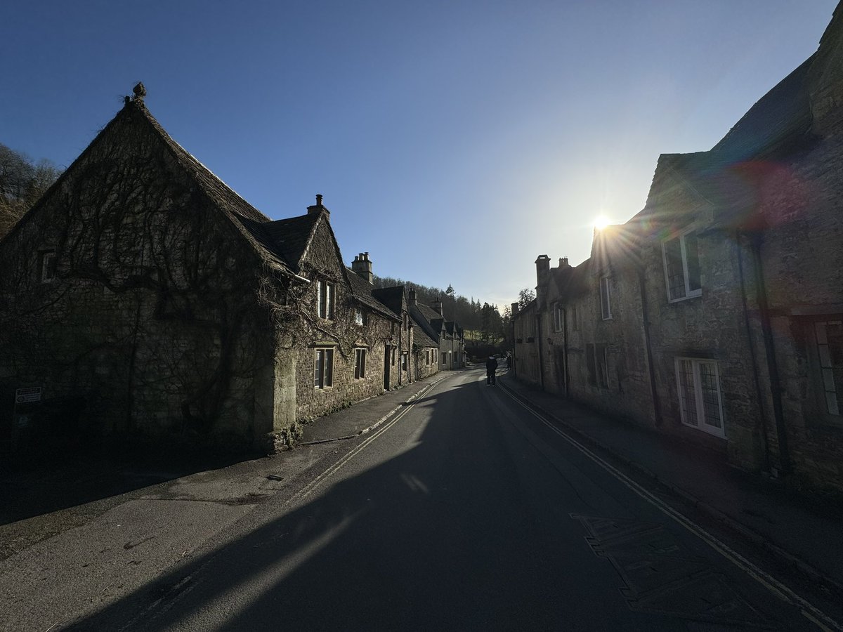 Recent visit to the picturesque Castle Combe village! #mobilephotography #shotoniphone #iPhone15ProMax #starburst #Travel #travelphotography #castlecombe #visitbritain