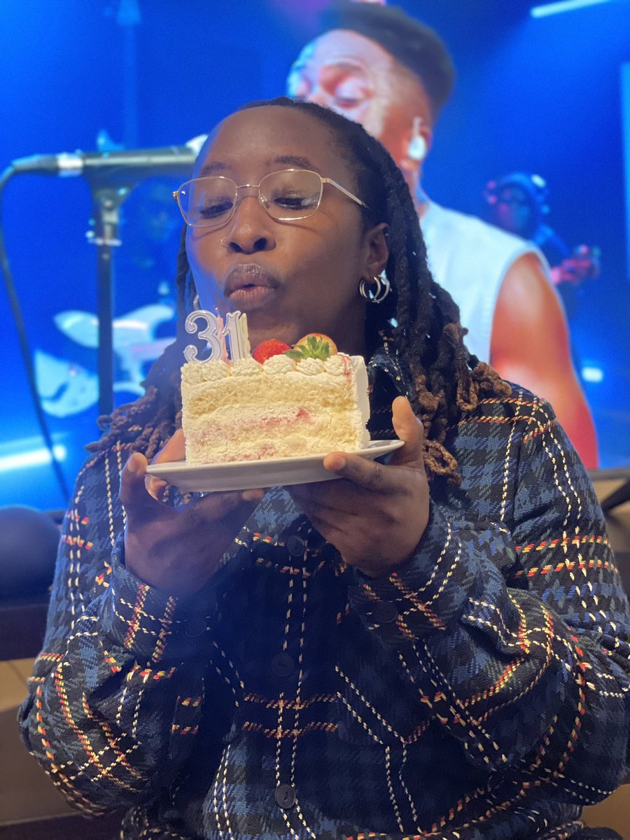L3galtool's tweet photo. Happy birthday Omolola! 🥳 🎂🎊
This is year 31.
It’s your year of super abundance and harvest! https://t.co/5bTQFbathr