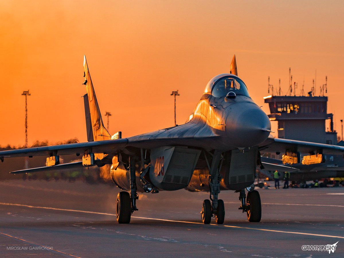“The beauty of a sunset is that it never lasts long enough.” 🌅✈ 

#gawronsky #aviationphotography #StrongerTogether #MiG29 #AirShielding #AirPolicing #aviation #avgeek #aviationart #avphotography #aviationdaily #avgeeks #avphotography #avphoto #plane #planepics #planelovers l