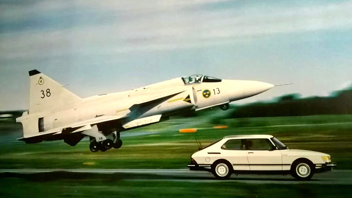Let's race! A Saab 37 Viggen with a Saab 900. Ah, the good ol'days! #avgeeks #aviation #aviationdaily #aviationlovers #Sweden