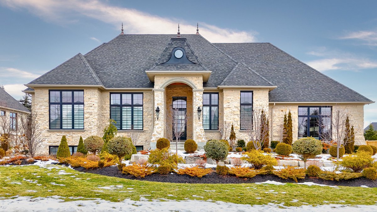 PeacefulFilms's tweet photo. Explore the epitome of luxury in our latest real estate listing 🏰✨. Dive into our stunning photography, videography, and immersive 3D virtual tour. Experience elegance like never before. #LuxuryRealEstate #VisualTour #EstateExcellence 📸🌐 https://t.co/zjfN0HecF3
