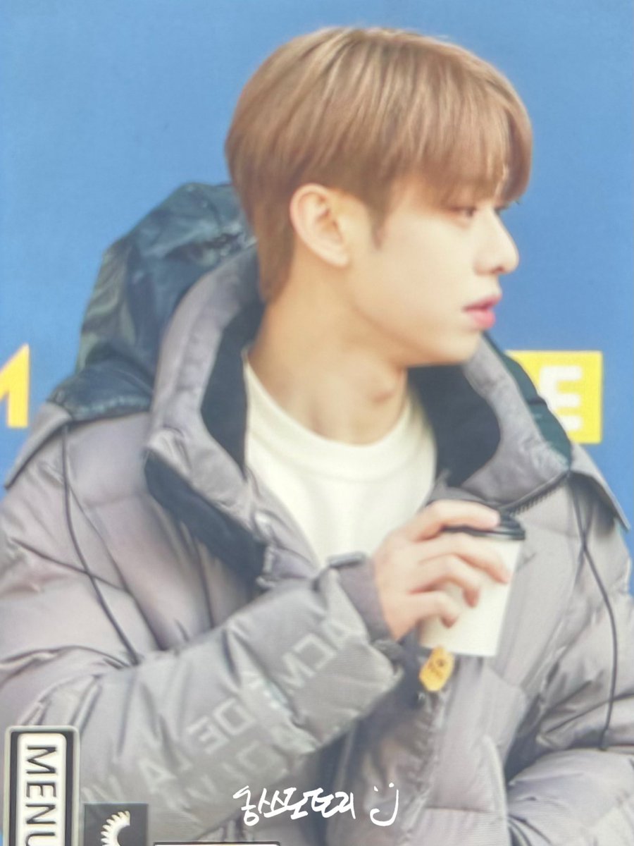 dotori_0917's tweet photo. 240130 최화정의 파워타임 출근 PREVIEW

토깽이🐰

#AB6IX #에이비식스 
#김동현 #KIMDONGHYUN https://t.co/B1DJN3PvGF
