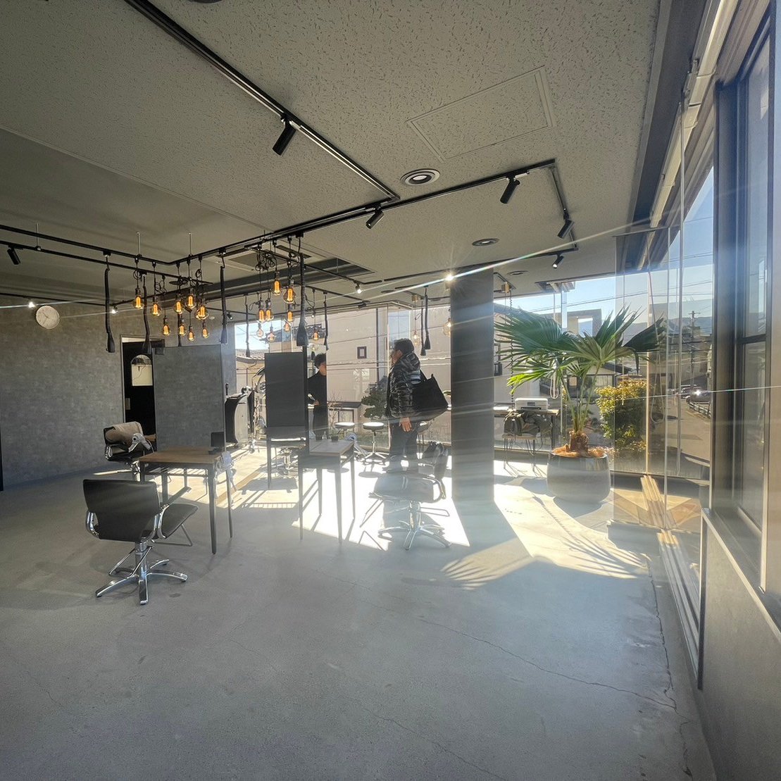 workszerodesign's tweet photo. 先日、Eha+MAUNA様がお引渡しとなりました🎊新しいお店は下諏訪町にございます。不動産から携わらせていただきました。ありがとうございます。プライベート空間も整った大人な雰囲気のある素敵なお店です✨✨ https://t.co/sv8zNEUY3O
