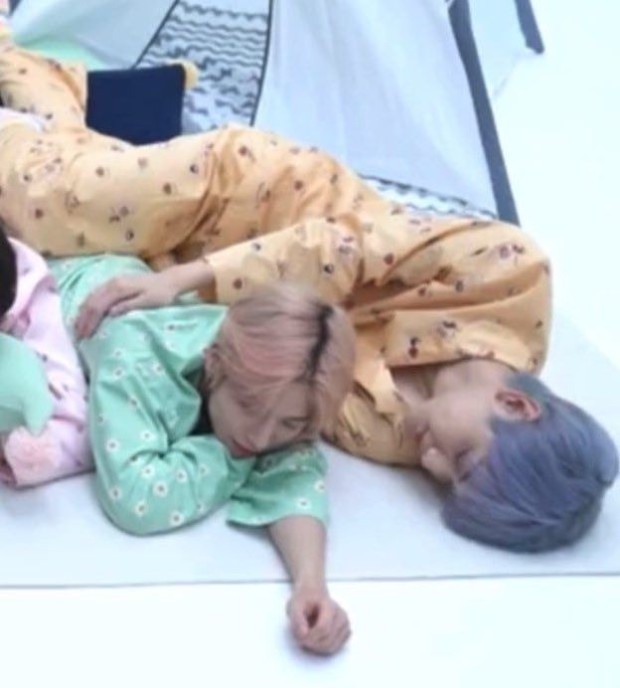 srntsbs_'s tweet photo. 텬숩보고시퍼요유우ㅜㅠㅜ
(화질양해부탁.. https://t.co/A78ITaYVhe