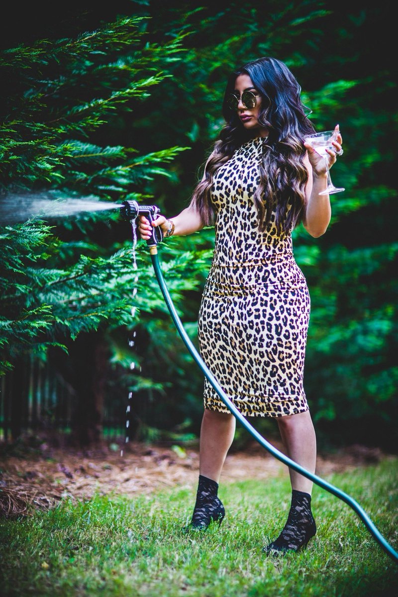 SarahGosnell86's tweet photo. Just in case you didn’t know, Leopard print is a neutral. Also, these designer shoes are on sale for 40% off. @revolve @aliceandolivia @dolcegabbana

Follow my shop @sarahmgosnell on the @shop.LTK app to shop this post!

#liketkit #LTKsalealert #LTKSeasonal https://t.co/pocX9LaBGC