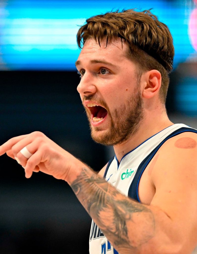 TheHoopCentral's tweet photo. Luka Doncic over the last 9 games:

45 PTS, 9 REB, 15 AST
28 PTS, 10 REB, 17 AST
73 PTS, 10 REB, 7 AST
34 PTS, 8 REB, 9 AST
33 PTS, 18 REB, 13 AST
33 PTS, 13 REB, 10 AST
31 PTS, 6 REB, 6 AST
34 PTS, 6 REB, 8 AST
41 PTS, 6 REB, 5 AST

Crazy numbers. https://t.co/SyUeyVjtaf