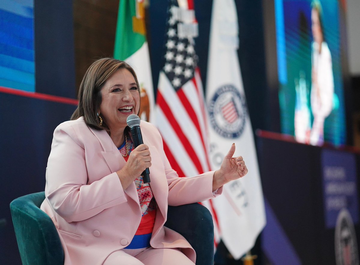 Que esta imagen de la próxima presidenta de México se nos haga cada vez más familiar. 

Y se que se van a enojar los arrastrados, van a venir a insultar, a mentir y a presumir encuestas infladas. 

El futuro de México se ve claro con <a href="/XochitlGalvez/">Xóchitl Gálvez Ruiz</a>.
¿Estamos? 
#XochitlVa2024 🤞🏼🇲🇽