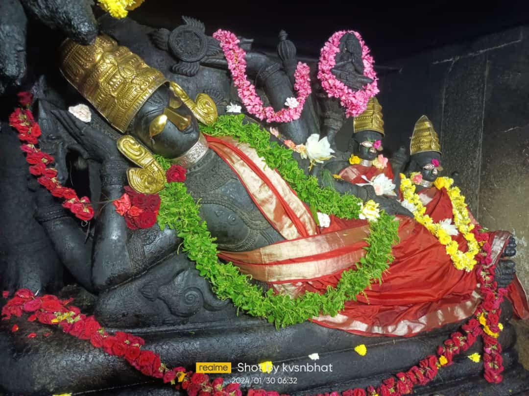 Accordingly the Jain King retrived the vigraha and got it installed by Sri Vadirajaru about 450 years ago and gave Pooja rights to our family - from the lineage of Madhwacharya's Naddilaya family ,  and this continues even today . My cousins are doing Pooja there.