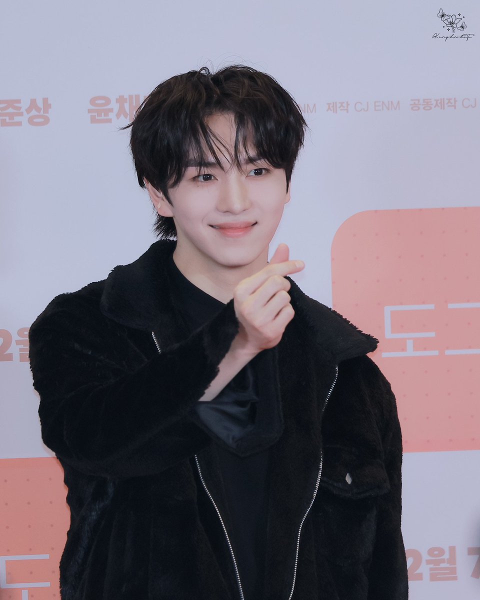 Kinphrodite's tweet photo. 240129 도그데이즈 시사회  

#펜타곤 #키노 #남신키노 
#PENTAGON #KINO #キノ  
@CUBE_PTG @nakedxproud https://t.co/0slkyVOjO7