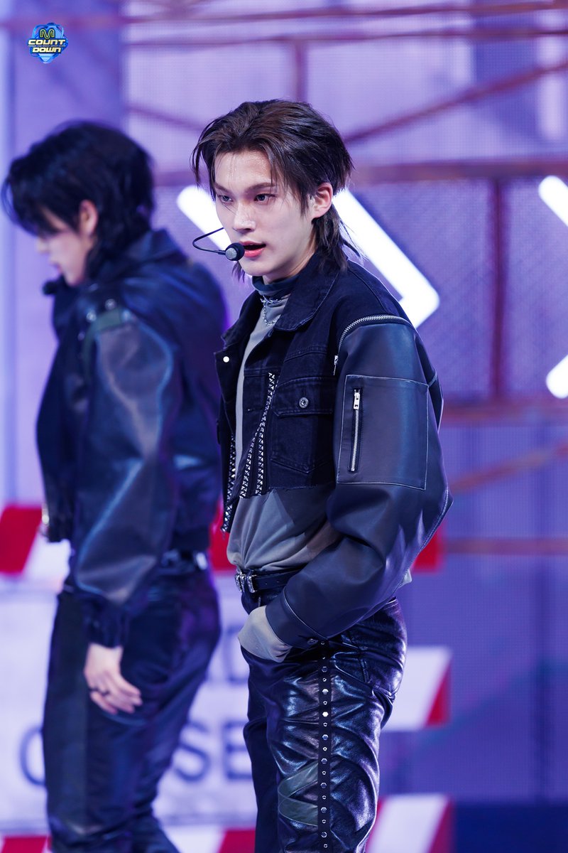 MnetMcountdown's tweet photo. 240125 #MCOUNTDOWN 현장포토
이븐 무대 보느라 내 시간 다 뺐겼어❕❕
븐하다~~~!

이븐 보다가 나만 정류장 놓쳤잖아 💦
븐하다~~~!

More Photos 📸https://t.co/cEtGCR13nt

#엠카운트다운 #엠카 #EVNNE #이븐 #UGLY https://t.co/cmRwaDXV13