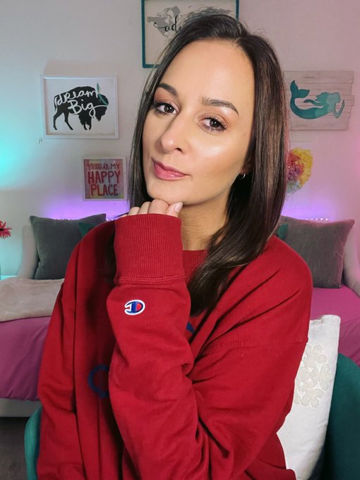 I&rsquo;m live on @chaturbate, link here: https://t.co/2hpJbfAOlc https://t.co/zQoXswMAjT<a class="tags" href="/tag/chaturbate">@chaturbate</a>