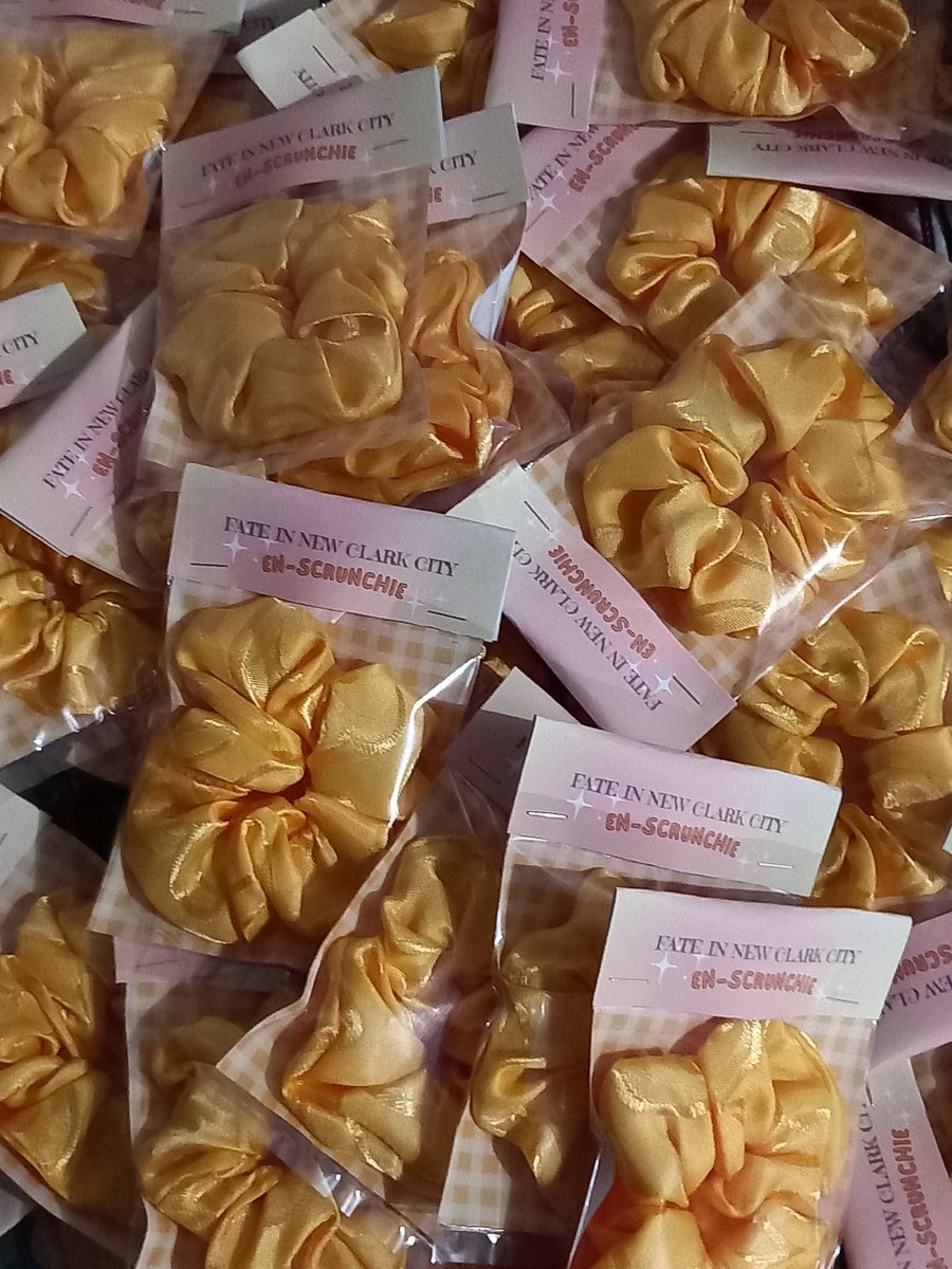 yoi! I'll be giving away scrunchies on fate tour in ncc, this freebies are handmade by me! SEE YOU THERE ENGENES! 🧡

𔓘like &amp; rt
𔓘 when: february 3, 2024
𔓘 time &amp; loc: TBA
𔓘1:1 ratio ( limited quantity only )

#FATE_IN_NEWCLARKCITY