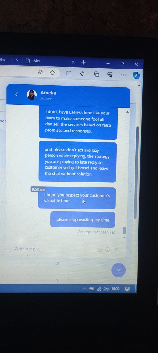 zinnjer's tweet photo. @HostingerIndia worst customer support https://t.co/j5qd7hq1bs