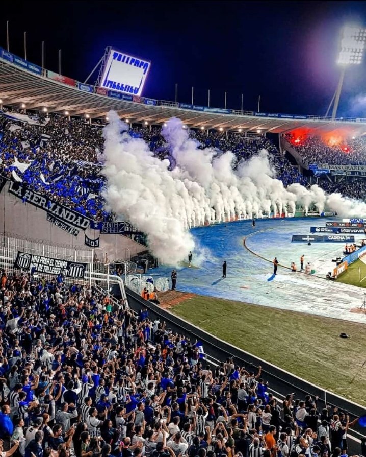 Talvez ir a la cancha no se solucionen los problemas y al volver a casa lo seguís teniendo, pero acá es donde te olvidas de todo,acá sos feliz y no te importa nada más que ver a TALLERES