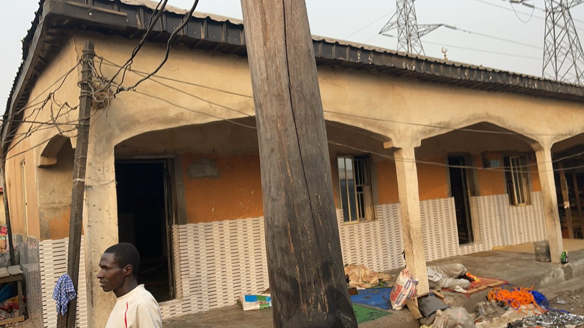 Halal_Match's tweet photo. ANAMBRA MOSQUE UPDATE!!!

our NGO @HalalFound is at Anambra state, Ogbaru LGA KARA to renovate their Friday Mosque. Hasumiya and inside mosque tilling completed… we need your donations to help our Igbo brothers in renovating their mosque. We still need to complete outside tilling, carpet, screeding, painting and sound system. 

Amount Needed: N1,200,000 
Amount raise= N669,000
Amount Spent= N571,000
Amount at Hand= N98,000 
No amount is too small, retweet pls 🙏🏽
Contact: +2348027049240

Account Name: Halal Foundation
Acct Number: 0565388358
Bank Name: Gtbank