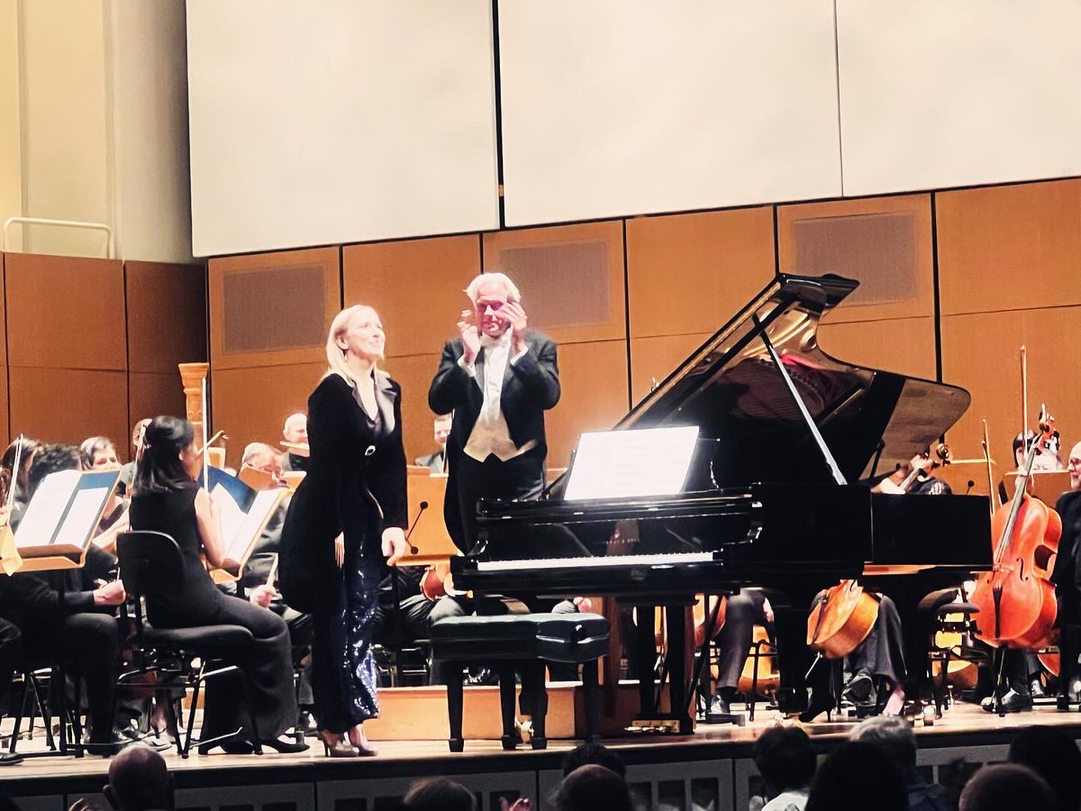 TStefanovich's tweet photo. Thank you dear @oregonsymphony and M.Stenz for glowing sounds in Abrahamsen  „Left,alone“.
I am leaving Oregon with a huge smile🙏🏻
P.S.- The encore was Debussy Etude for 8 fingers, hence me showing the public I am going to play with two hands indeed ,minus thumbs 😅 https://t.co/bVH84s9lQU