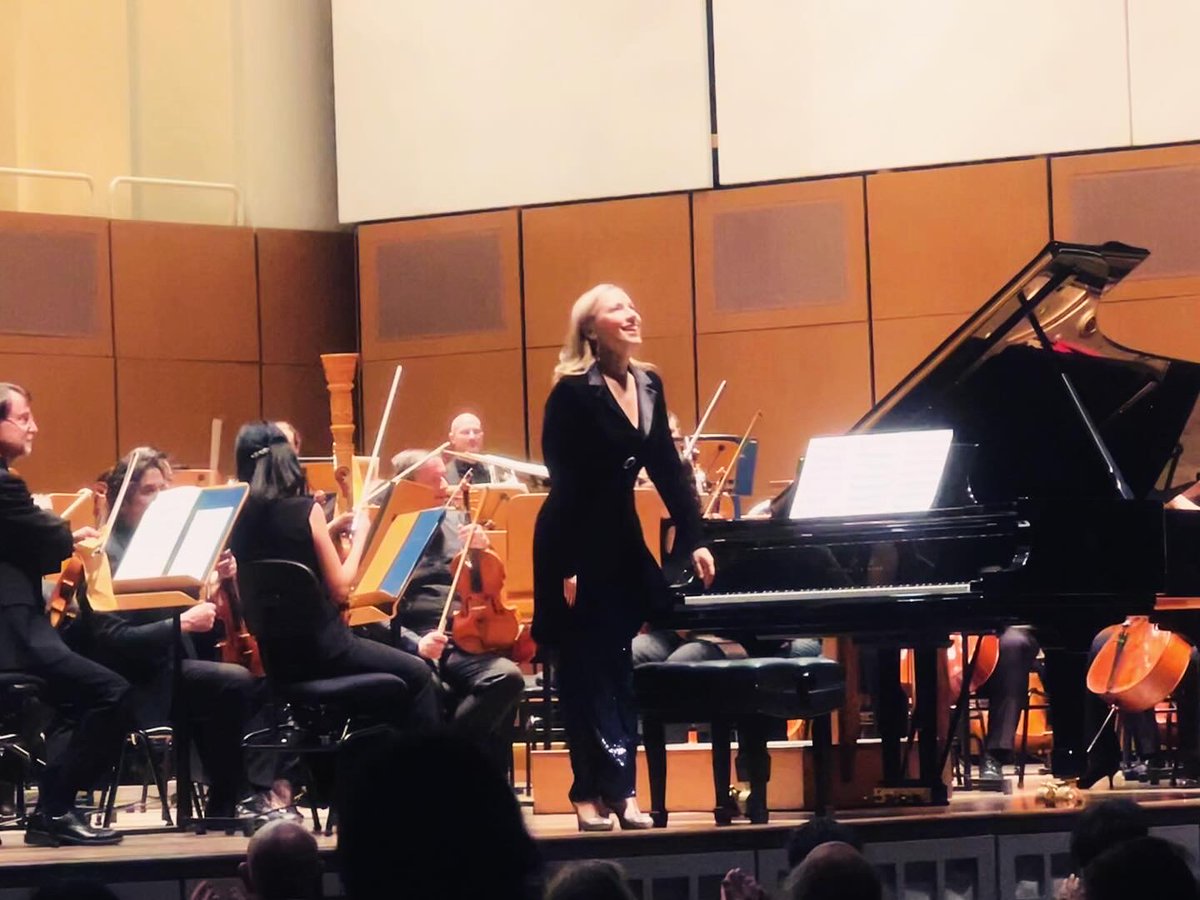 TStefanovich's tweet photo. Thank you dear @oregonsymphony and M.Stenz for glowing sounds in Abrahamsen  „Left,alone“.
I am leaving Oregon with a huge smile🙏🏻
P.S.- The encore was Debussy Etude for 8 fingers, hence me showing the public I am going to play with two hands indeed ,minus thumbs 😅 https://t.co/bVH84s9lQU