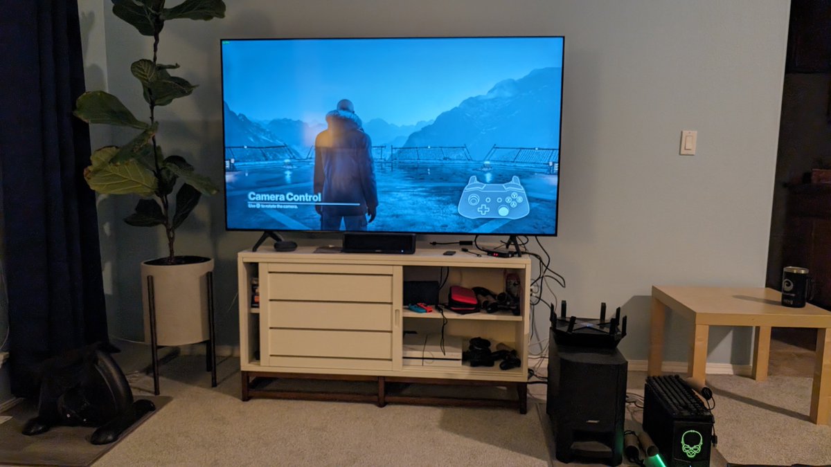 Starting Hitman 3 after hearing @leovader's passion on the <a href="/MinnMaxShow/">MinnMax</a> Two Tens. 

Also the Hitmansplaining stream with <a href="/haleyfax/">Haley MacLean</a> was comedy gold!