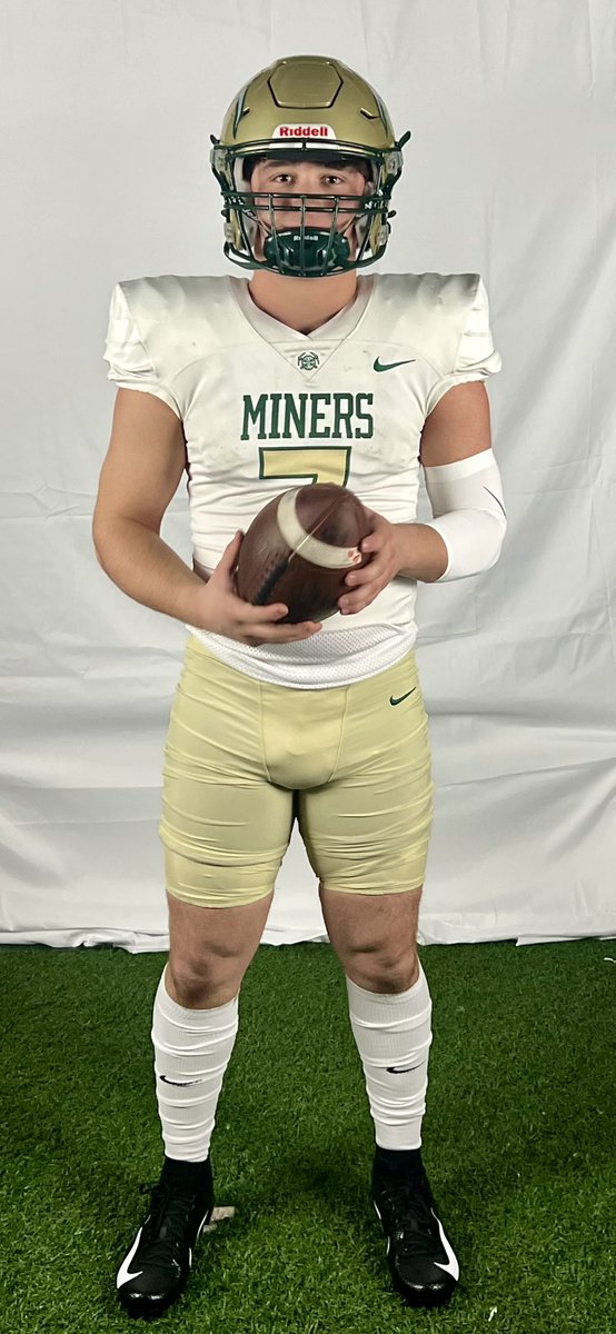I really enjoyed my official Visit to Missouri S&T. I’m extremely blessed to receive my first offer to continue my football career at the DII level. Thank you @coachball_FB and @MSTCoachJordan for welcoming me on campus.