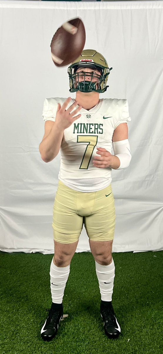 John_Goodwin_7's tweet photo. I really enjoyed my official Visit to Missouri S&amp;T. I’m extremely blessed to receive my first offer to continue my football career at the DII level. Thank you @coachball_FB and @MSTCoachJordan for welcoming me on campus. https://t.co/brPaYH5aWc