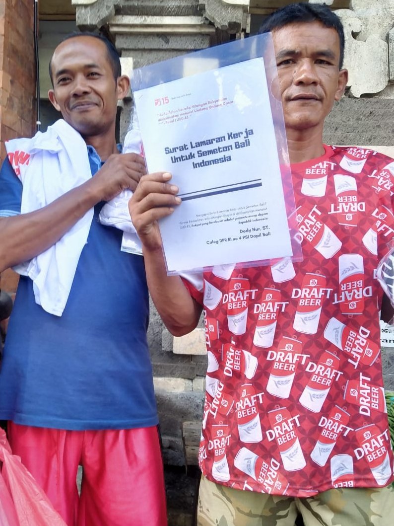 DedynurPalakka's tweet photo. Surat Lamaran Kerja untuk Semeton Bali terus beredar, tanggal 14 Februari 2024 mereka akan memutuskan apakah menerima atau menolak saya sebagai wakil mereka di DPR RI.
#DenpasarTimurโ๐ฏ https://t.co/e5tecVrNN7