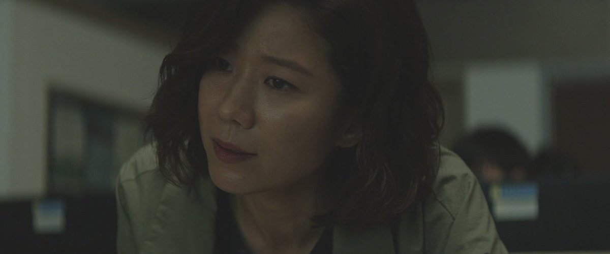 hyejinlight810's tweet photo. 울언니 보고시퍼요..~
탈색도 동글안경도 뽀글머리도 수트도 다 좋아요... https://t.co/MBcKQEksgF