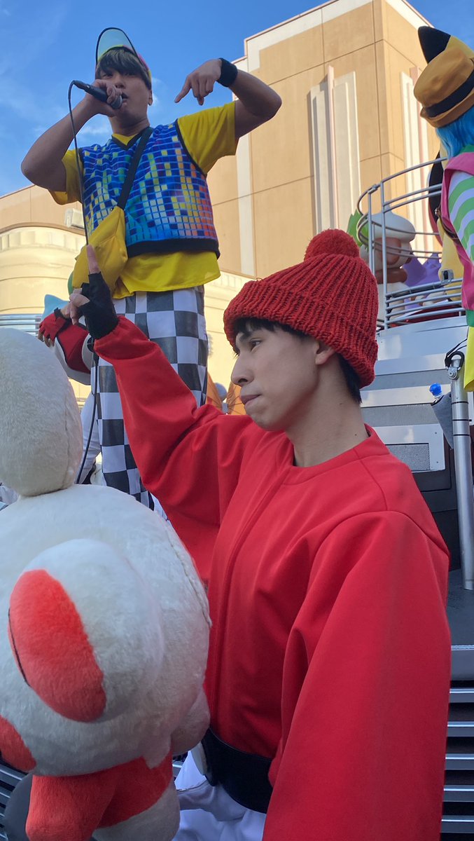 n_mth11's tweet photo. まさかの火曜せきしょーくん！！！

#NOLIMITパレード #usj https://t.co/pkooR48x6f