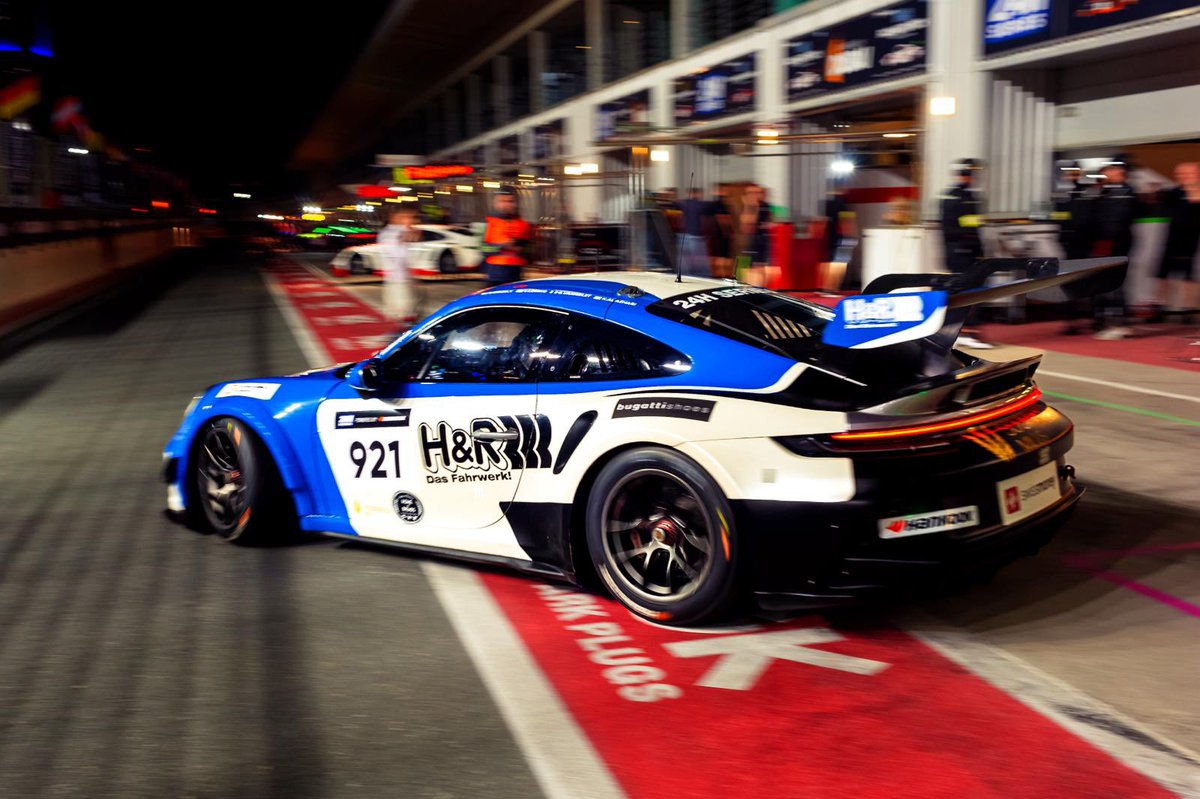 MUEHLNERMOTORS's tweet photo. 💪 the Team fought through the #24hDubai

📈 Started with P8 in qualy and happy faces

📉 After some laps a gremlin came up

🏁 A very emotional finish after 30 hours of back to back racing in Middle East. 

@HRSpezialfedern 
@hrsprings 
@24HSERIES 

Next: #PTWS

#ComeRaceWithUs https://t.co/PbA6OsP9A7