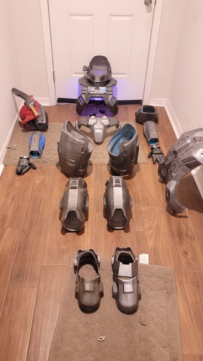 Nerdfit1's tweet photo. A lot can happen in a few days 😏
#halo #fallofreach ##nobleteam https://t.co/HTKKDloTvJ