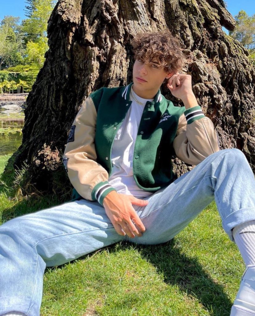 itscrispyychris's tweet photo. The boy.. the dick.. rt to suck it 🫡 https://t.co/IBTxNVFJ18