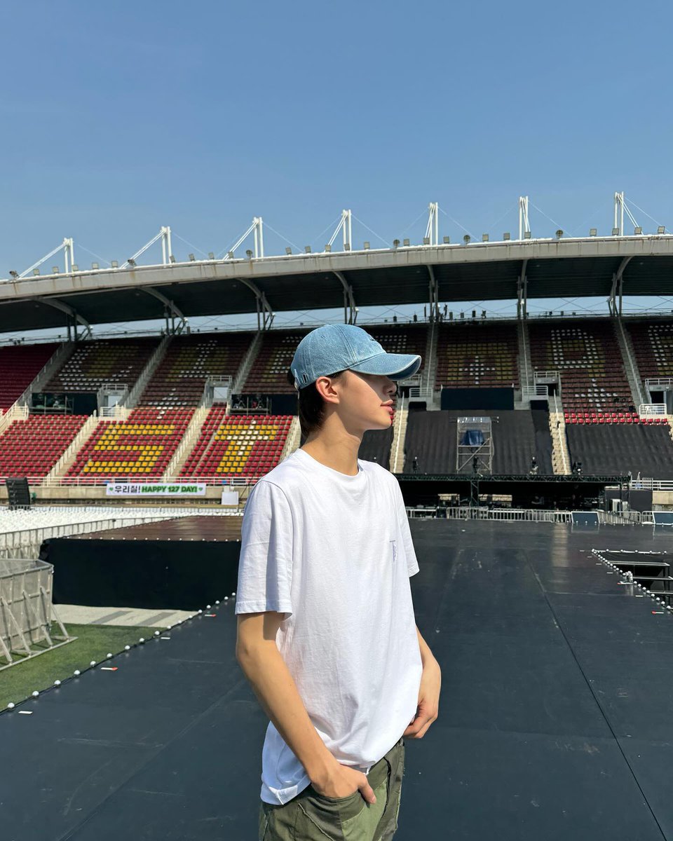 __peachuu12's tweet photo. จากทั้งหมดที่ไปเล่นคอนเสิร์ตมาในตอนนี้ จองอูลงรูปแค่ที่ของเกาหลี กับ ประเทศไทยนะ แบบรู้สึกสวยมากตัวเรา และดีใจมากๆเลยอ่ะ ㅠㅠㅠㅠㅠㅠㅠㅠ คือดีใจตั้งแต่ที่มาถึงไทยแล้วก็ลงสตอรี่ 💚 Bangkok แล้ว นี้มาลงโพสอีก รักสุดๆ แง https://t.co/lnbnywwG3K