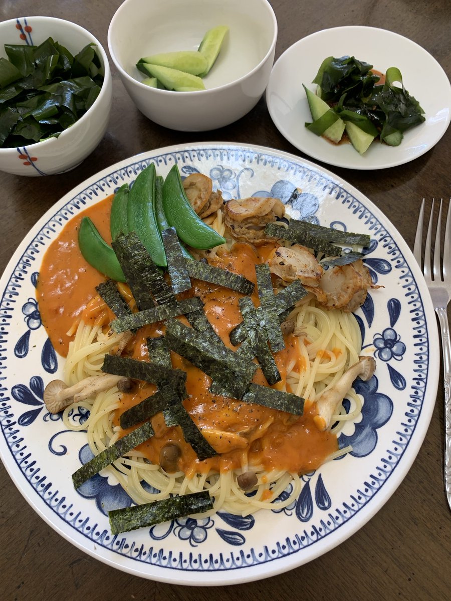 SuzukiDt's tweet image. #Lunch,🍝 #Spaghetti  #retort #Aonodokutsu .
#パスタ #ランチ , #青の洞窟 #海老と帆立のトマトクリーム ➕#SnapPeas ➕#Scallop ➕#しめじ &amp;amp; #海苔 ,#家麺