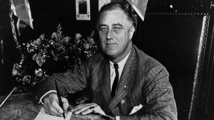 « Il y a quelque chose de pire dans la vie que de n'avoir pas réussi, c'est de n'avoir pas essayé. »
Franklin Delano Roosevelt
(30 janvier 1882 - 12 avril 1945)