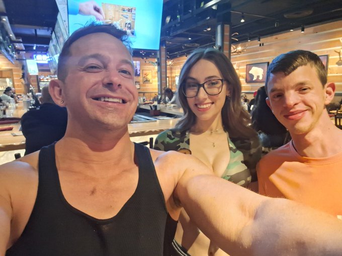 Love deez hoes https://t.co/8hbwhzyZuJ