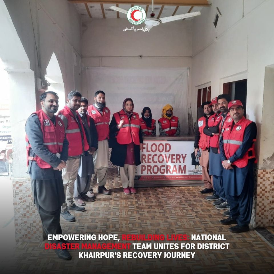 PRC_official's tweet image. The Disaster Management team from National HQ embarked on a crucial visit to targeted villages for the Recovery Programme in District Khairpur, Sindh.
#PRCSDMTeam #RecoveryProgramme #CommunityEngagement