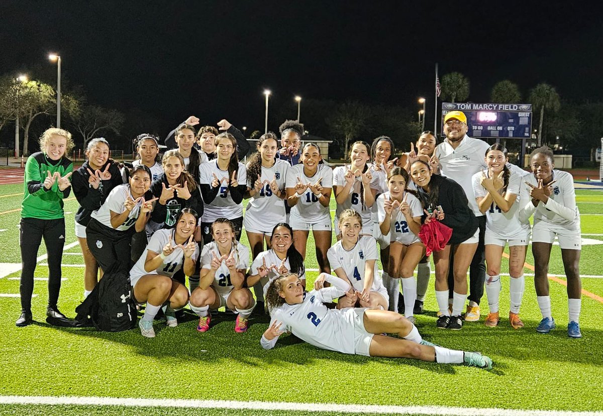 A picture that’s worth a thousand words! Can’t thank the entire Somerset Canyons community for backing these girls tonight. Just took down the top dog in American Heritage. Nothing but love and respect for the Lady Stallions! What an amazing game. Next stop: District Championship