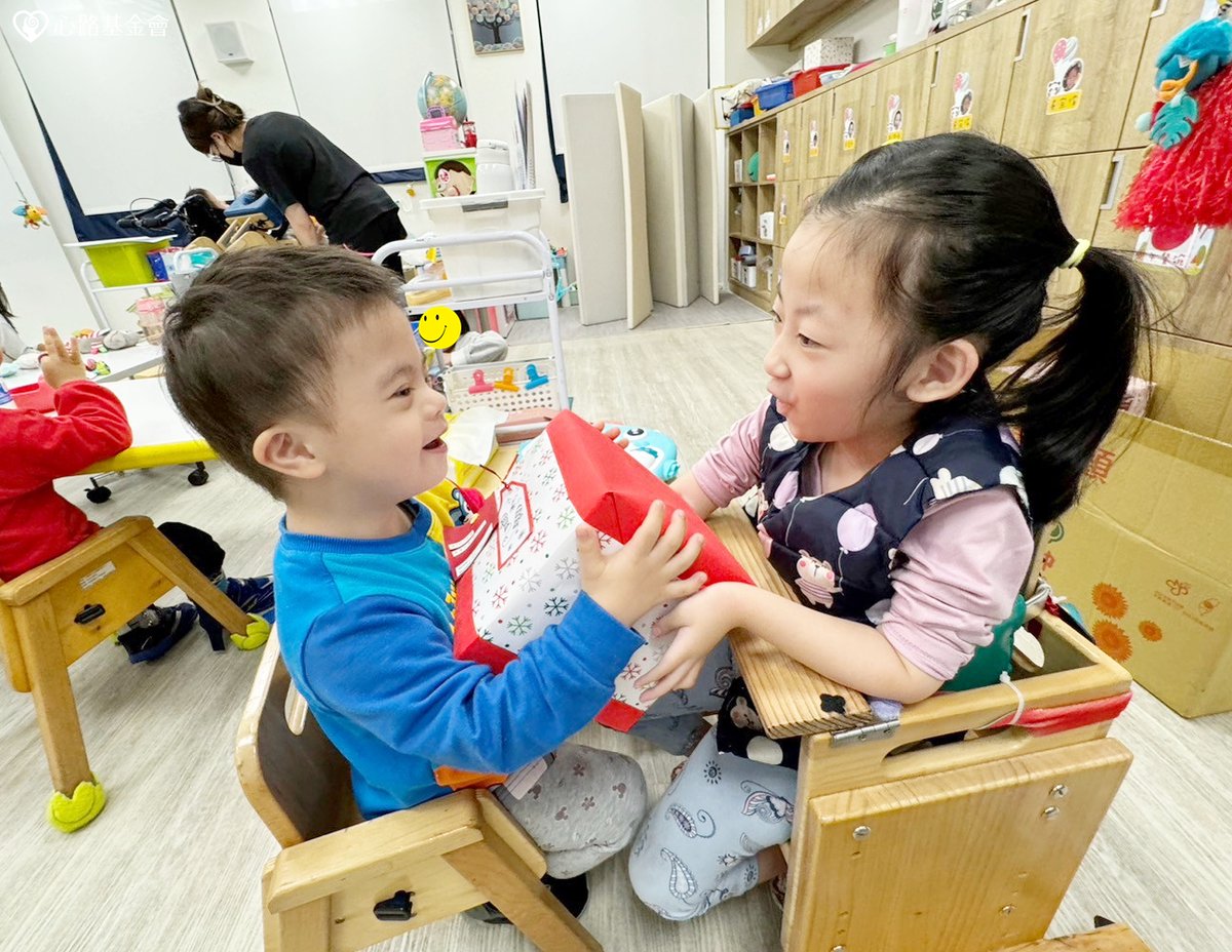 Tim_Hicks_101's tweet photo. Each year, Hsinchu International School students collect gifts for the children at the Syin-Lu Social Welfare Foundation at Christmas. Christmas 2023! https://t.co/6BJ2uIi1I7
