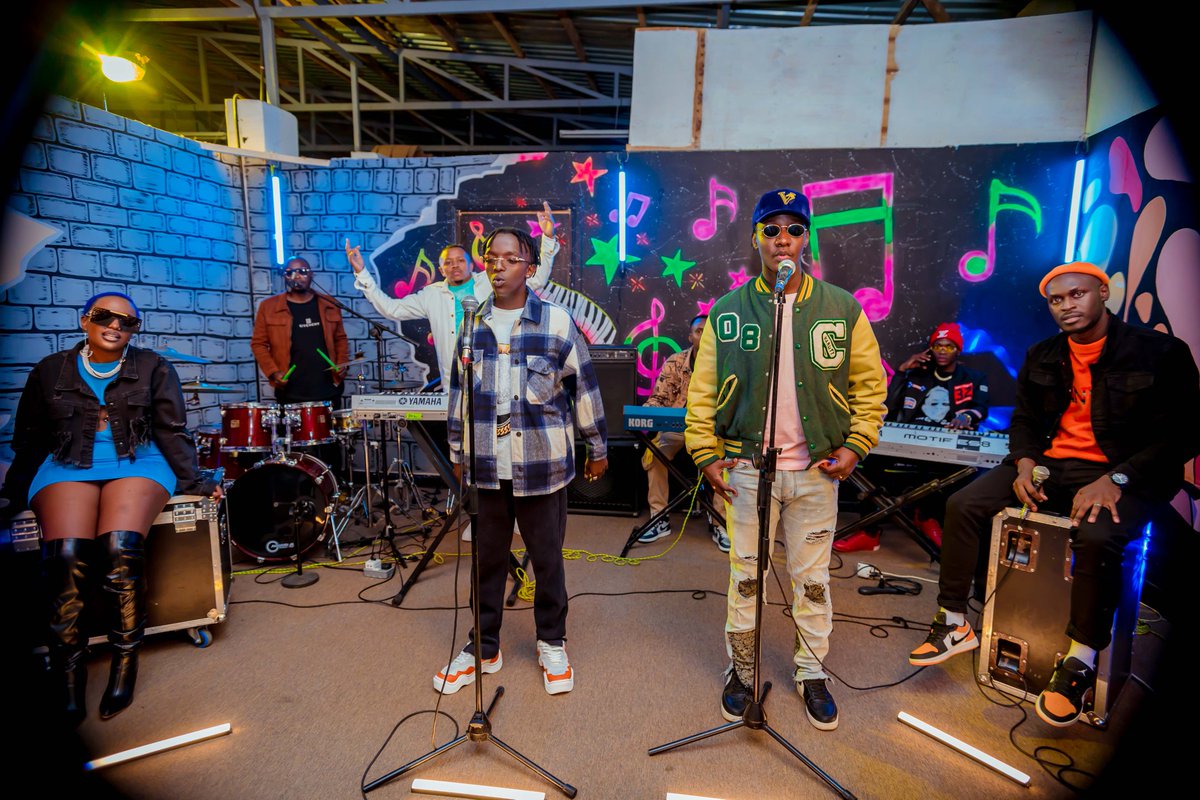 Kaka_Empire's tweet photo. In our music label, we've not just built a brand; we've created a family. Bound by the love for music, we harmonize as one 🎵 🤝🏽
Tembea Nami~ Kaka Empire 👇🏾
https://t.co/OBBAzPWcFW
#musicfamily #harmonyinunity #kakaempireisthelifestyle https://t.co/2fbBuiYXGH