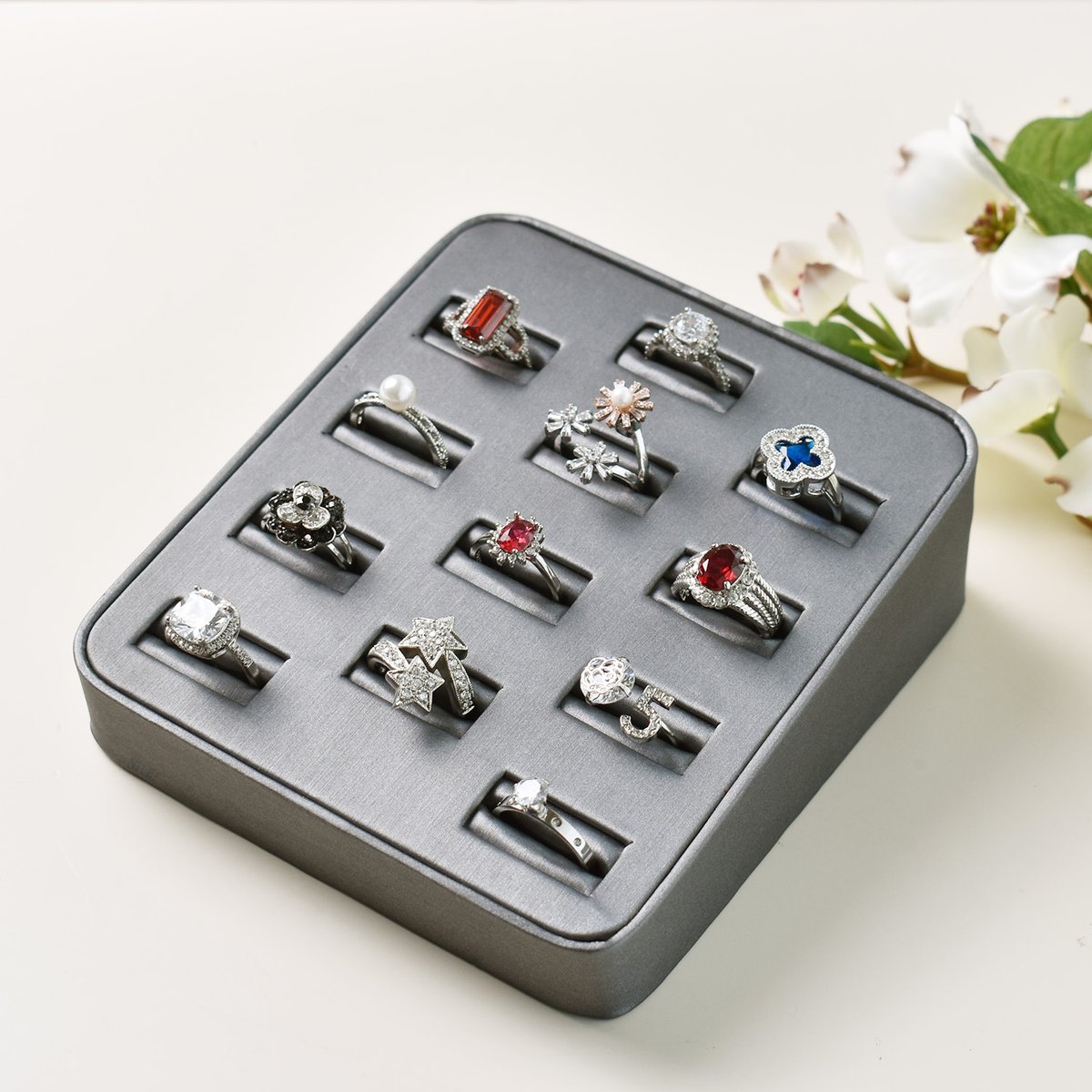 Nilecorp's tweet image. Steel Gray Faux Leather Ring Display
#RingDisplay #JewelryStand #WoodCraft #Leatherette #GrayLeather