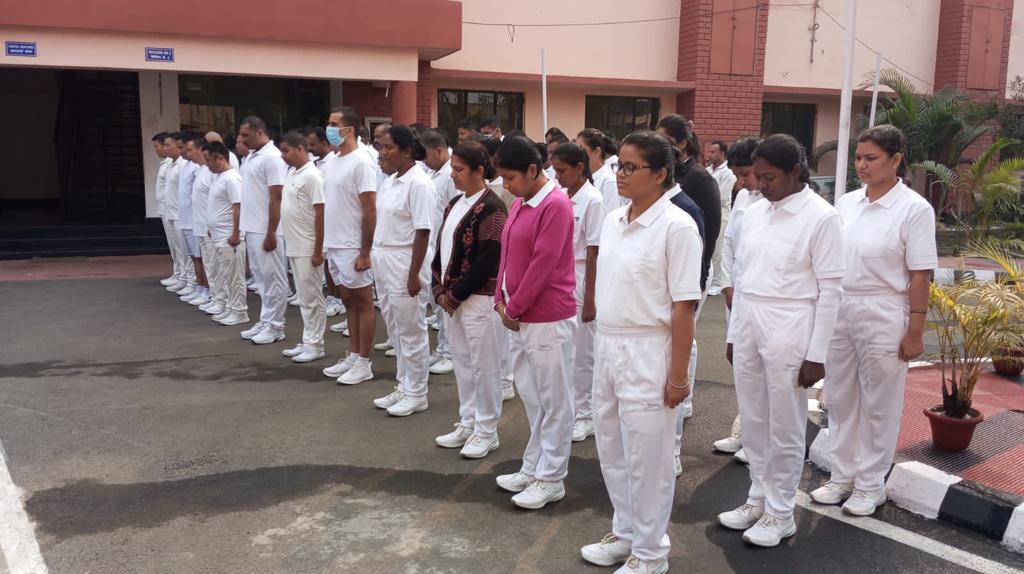 In solidarity with the nation, #AAI Regional Headquarters, Eastern Region, Kolkata observers 2mins silence to commemorate freedom fighters Martyred for the nation. #freedom.