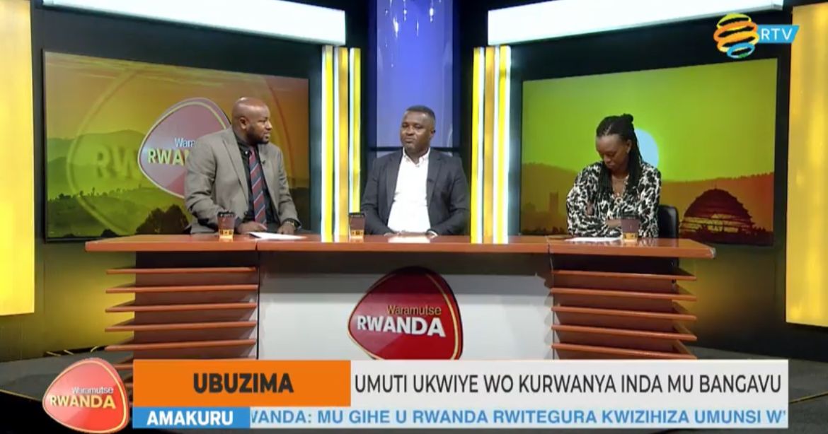 rbarwanda's tweet photo. 𝐀𝐊𝐀 𝐊𝐀𝐍𝐘𝐀 : Kurikira ikiganiro #WaramutseRwanda mu ngingo y’umunsi igaruka ku nda ziterwa abangavu.

Imibare ya @RwandaGender yo mu 2016 igaragaza ko abangavu 17.000 batewe inda mu mwaka umwe.

Zimwe mu ngaruka abatewe izi nda bahuye nazo  harimo gucikiriza amashuri no gutotezwa mu miryango yabo.

𝑬𝒔𝒆 𝒏𝒊 𝒖𝒘𝒖𝒉𝒆 𝒎𝒖𝒕𝒊 𝒖𝒌𝒘𝒊𝒚𝒆 𝒎𝒖 𝒌𝒖𝒓𝒂𝒏𝒅𝒖𝒓𝒂 𝒊𝒌𝒊𝒃𝒂𝒛𝒐 𝒄𝒚'𝒊𝒏𝒅𝒂 𝒛𝒊𝒕𝒆𝒓𝒘𝒂 𝒂𝒃𝒂𝒏𝒈𝒂𝒗𝒖?

𝐀𝐛𝐚𝐭𝐮𝐦𝐢𝐫𝐰𝐚:

-Dr Victorien Ndacyayisenga: Umuganga w'indwara z'abagore

- Ancilla Mukarubuga: Umubyeyi

- Uwicyeza Grace: Urubyiruko

Kurikira Televiziyo Rwanda cyangwa unyure hano 👉 https://t.co/whlETQKj16