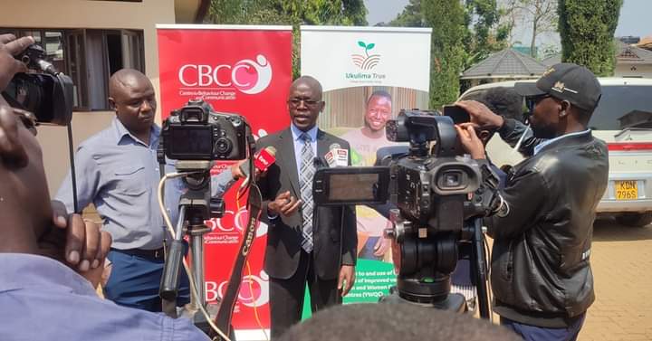 LubaoFm's tweet photo. " #FingerMillets are easy to grow because they require less water, less fertilizer and can withstand effects of Climate Change yet the crop is so rich in zinc among other nutrients which are very vital to our immune systems", ~ Dr. Christopher Ojiewo from @CIMMYT https://t.co/wSyduUKeRx