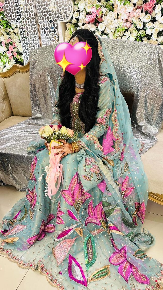 _merimorzi's tweet photo. guis i hand-painted and designed the whole dress for a valima bride and i received her pictures last night and 😭😭🥺🥺🥺 https://t.co/efP5S5AnhO