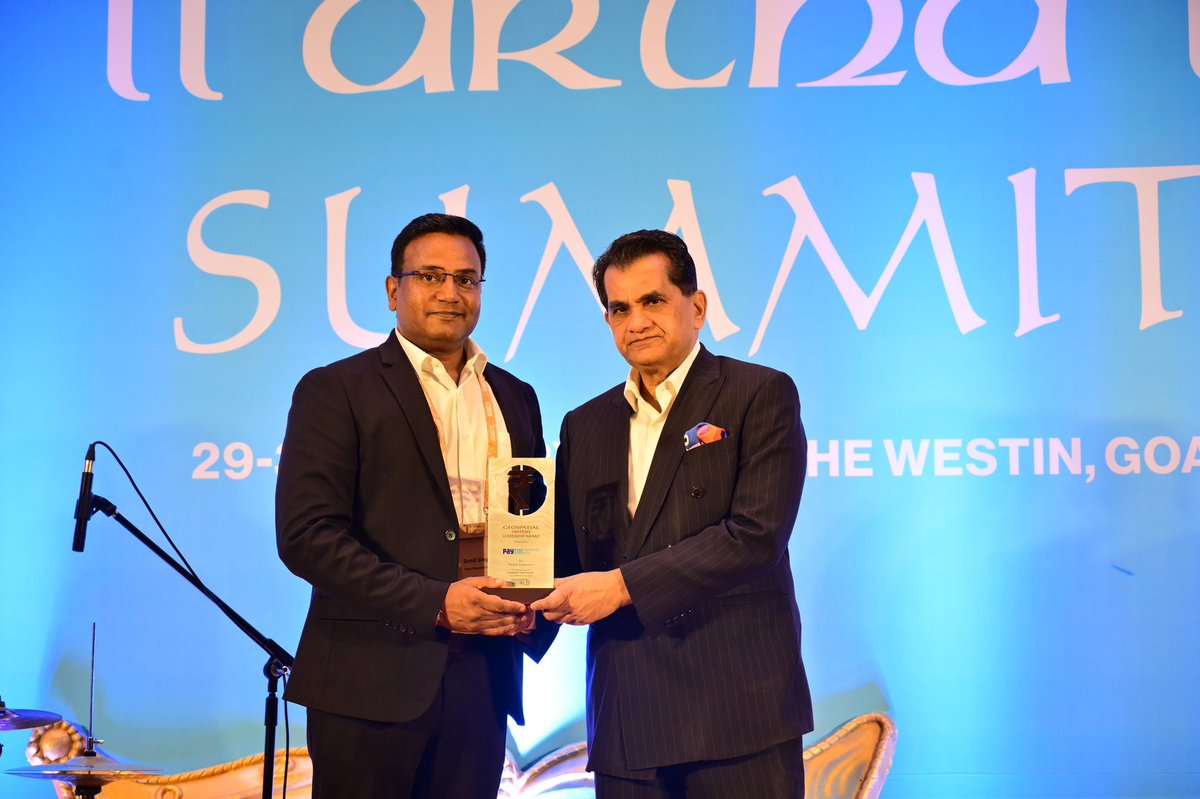 amitabhk87's tweet image. Delighted to present the Geospatial Excellence Awards during the Geospatial Artha Summit to young and bright entrepreneurs who are innovating for the geospatial sector. Encouraged them to develop cutting-edge solutions as Indian startups for the challenges faced by  the global…