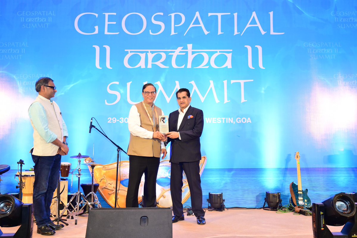 amitabhk87's tweet image. Delighted to present the Geospatial Excellence Awards during the Geospatial Artha Summit to young and bright entrepreneurs who are innovating for the geospatial sector. Encouraged them to develop cutting-edge solutions as Indian startups for the challenges faced by  the global…